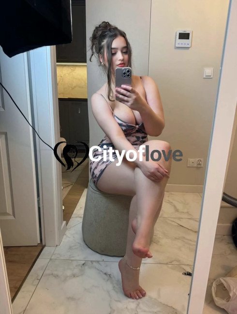 NAINA - it's Banglore independent VIP model overnight stay in house hotel available